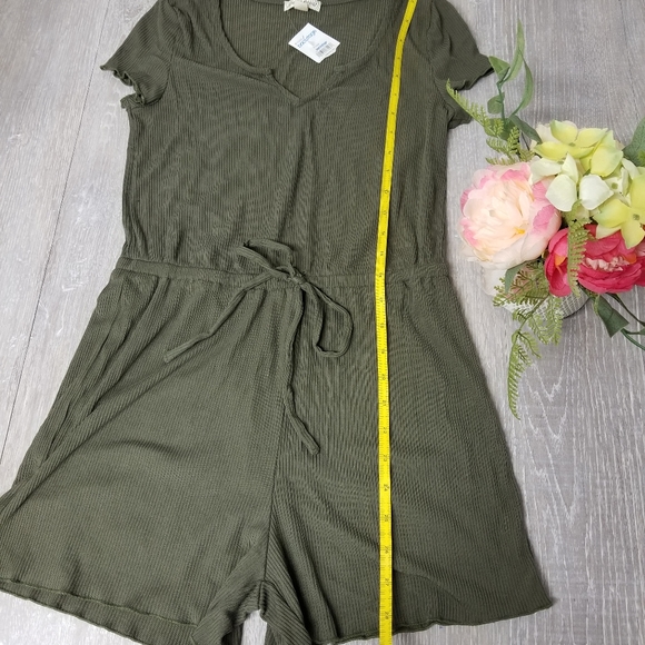 Derek Heart romper - Picture 5 of 8